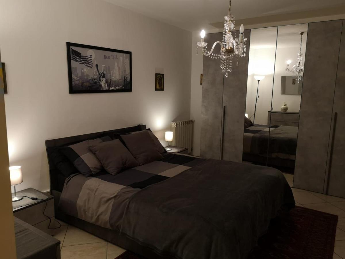 The Trip House - Between The Center And The Sea - Free Wifi And Jacuzzi Катанія Екстер'єр фото